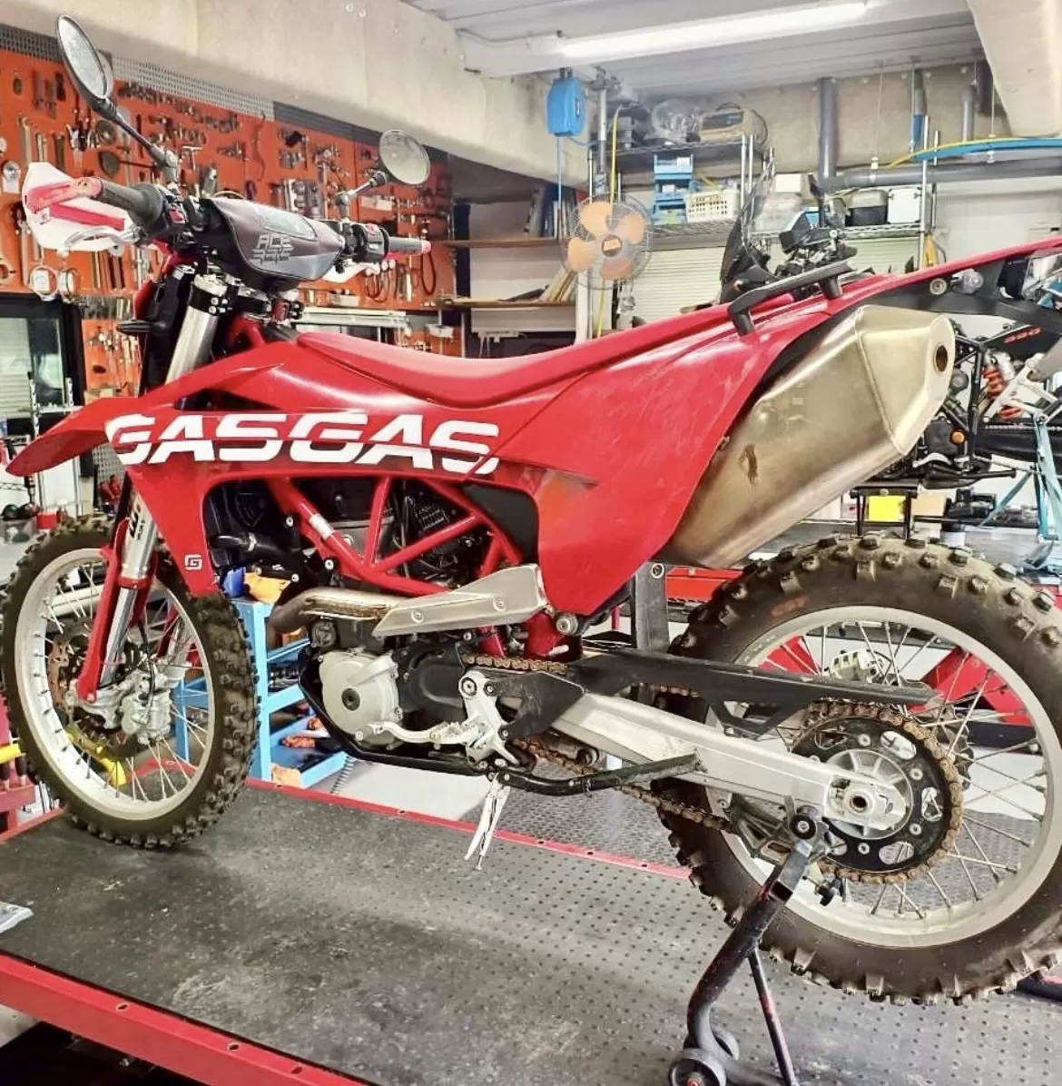 縁石ヒット#700ES